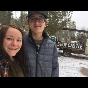 Meet your Posher, Chloe